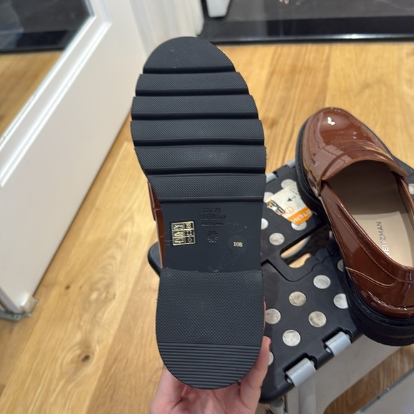Stuart Weitzman NEVER WORN brand new Parker Lift Loafers in Patent Cognac